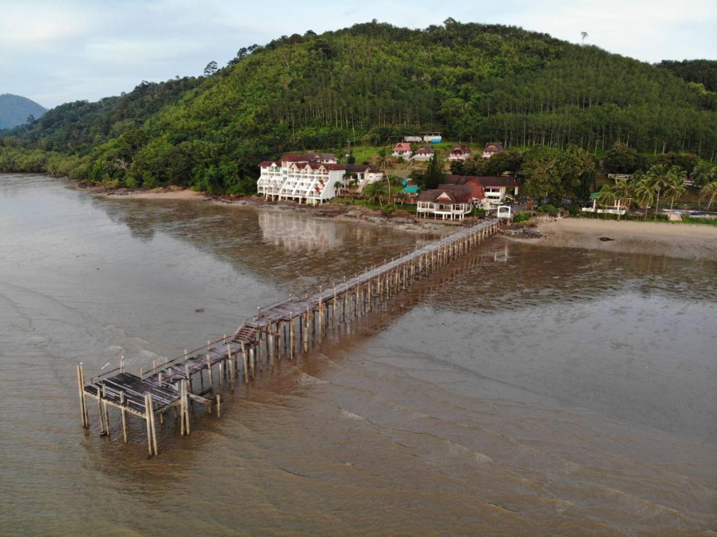 Jansom Beach Resort Ranong Exterior foto