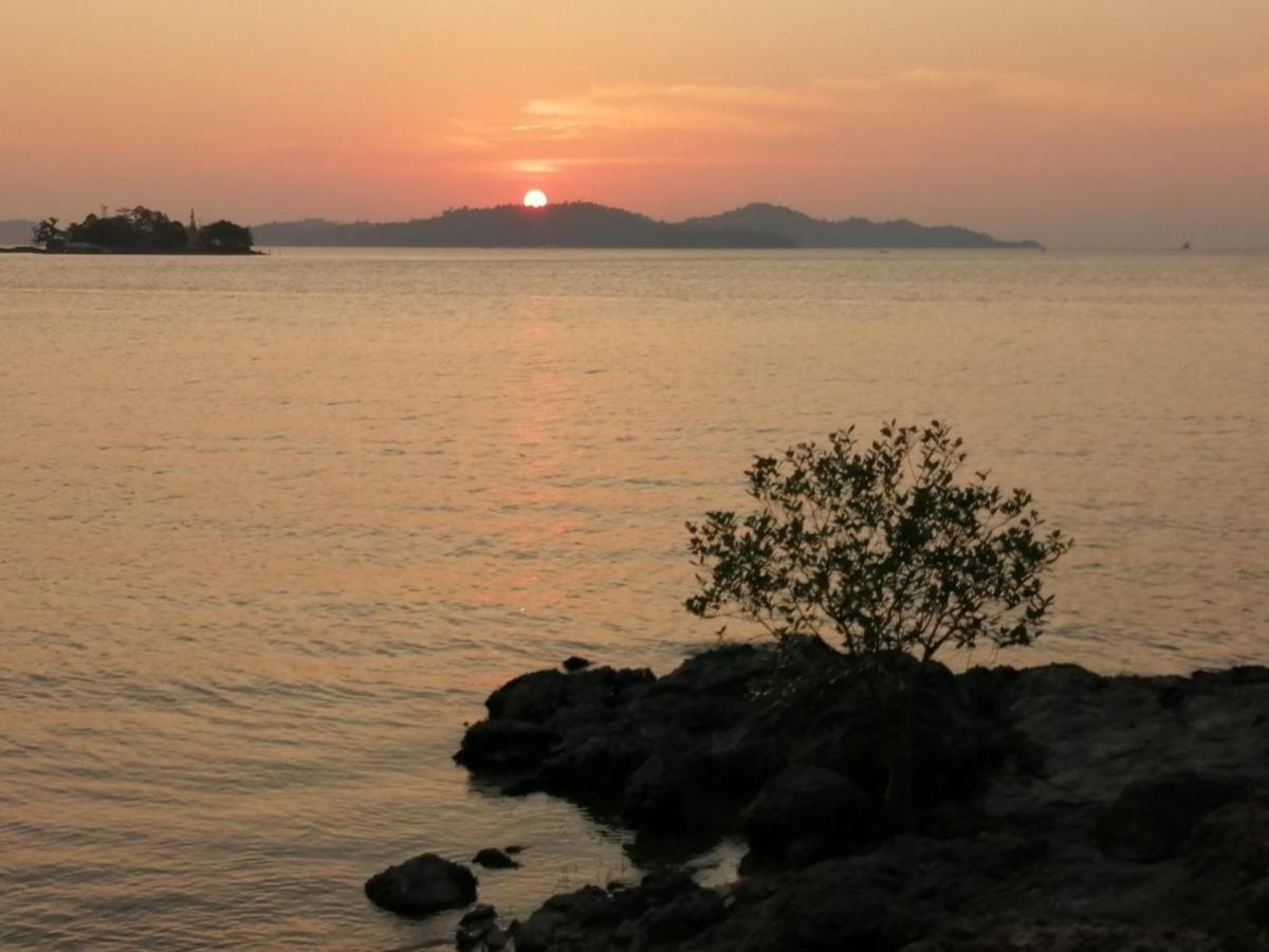 Jansom Beach Resort Ranong Exterior foto